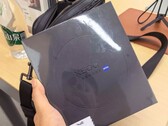 Quella che sembra essere la confezione di vendita al dettaglio del prossimo Vivo X500