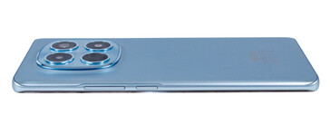 Lato destro: volume, pulsante di accensione