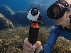L&#039;Insta360 Go Ultra sarà lanciato in due colori. (Fonte immagine: via Igor Bogdanov)