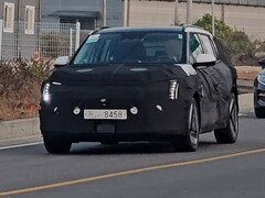 La Kia EV3 è stata avvistata in prova su strada. (Fonte: Autospy)