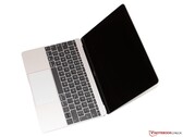 Il MacBook da 12 pollici rimane il MacBook più leggero di sempre.