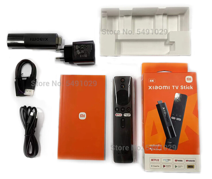 Xiaomi include alcuni accessori nella scatola con la TV Stick 4K. (Fonte: AliExpress)