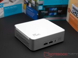 Intel NUC 13 Pro Desk Edition Kit - Vivid Canyon recensione - campione di prova fornito da Intel Germania