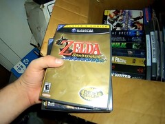 Tra gli altri giochi, gli YouTubers hanno trovato una copia sigillata di The Legend of Zelda: The Wind Waker per Nintendo GameCube (Immagine: Cheap Finds Gold Mines)