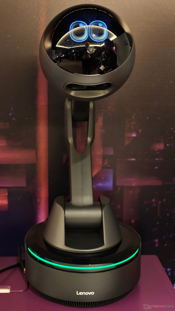 L'intero corpo del Lenovo AI Workmate.