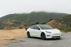 Tesla richiama alcuni veicoli Model 3 e Model S dopo aver riscontrato diversi problemi. (Fonte: Charlie Deets via Unsplash)