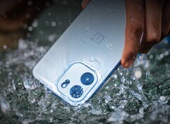 Il OnePlus Nord CE6 è impermeabile e il touchscreen dovrebbe rispondere anche alle dita bagnate.