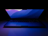 macOS Monterey 12.3 è oltre un download di 4 GB per le macchine MacBook Pro più recenti. (Fonte: Duy Thanh Nguyen)