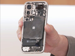 Secondo quanto riferito, il Pro Max sarà dotato della batteria più grande. Nella foto: gli interni della serie Xiaomi 17 Pro (Fonte: Lu Weibing)