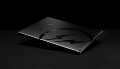 L&#039;MSI Creator Z16 Hiroshi Fujiwara Limited Edition presenta il display AmLED di AUO. (Fonte immagine: MSI)