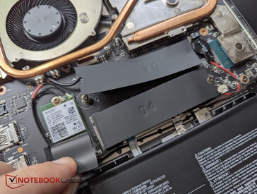 Modulo Wi-Fi e 2 slot SSD (1 occupato)