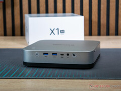 Il Minisforum AI X1 Pro, nella foto, potrebbe presto essere sostituito da un'opzione con AMD Strix Halo. (Fonte: Notebookcheck)