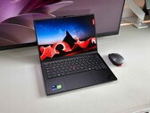 Il portatile aziendale di punta con un'autonomia della batteria di quasi 24 ore - Recensione del Lenovo ThinkPad X1 Carbon Gen 14