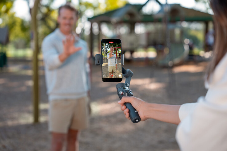 L'Osmo Mobile 8 supporta i controlli gestuali. (Fonte: DJI)