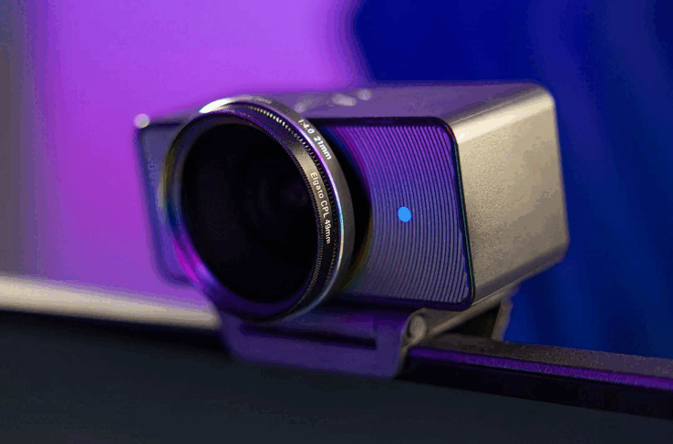 La Elgato Facecam 4K con un filtro CPL collegato (Fonte: Elgato)