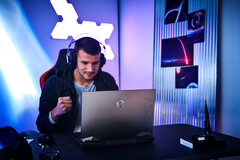 Gli ultimi portatili da gioco Raider GE67 e Raider GE77 di MSI sono dotati dei nuovi processori Alder Lake-HX di Intel (immagine via MSI)