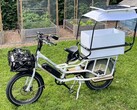 Een DIY e-bike op zonne-energie kan ladingen tot 350 lbs (~159 kg) ondersteunen. (Afbeelding bron: Electrek)