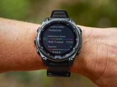 Garmin sta distribuendo la versione 20.24 del software per lo smartwatch Fenix 8 (nella foto). (Fonte: Garmin)