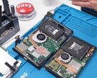 La vista di Nintendo Switch 2 mostra i componenti interni, tra cui la batteria, la ventola e la scheda madre (fonte: Phone Repair Guru su YouTube)