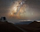 L'immagine mostra la Cometa Lemmon e la Via Lattea sopra le Hawaii. (Fonte dell'immagine: Osservatorio Internazionale Gemini/NOIRLab/NSF/AURAElaborazione dell'immagine: M. Rodriguez (Osservatorio Internazionale Gemini/NSF NOIRLab) &amp; M. Zamani (NSF NOIRLab))