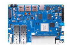 Il BPI-R4 ha molte opzioni di connessione per fungere da router fai da te. (Fonte immagine: Banana Pi)