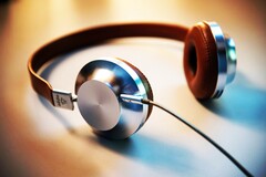 Secondo quanto riferito, Samsung starebbe sviluppando delle cuffie over-ear con il marchio Galaxy.