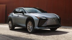 La Lexus RZ 450e potrebbe avere un erede più economico con il doppio dell'autonomia (immagine: Toyota)