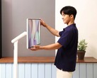 Samsung abbina lo Smart Monitor M7 ad un versatile supporto. (Fonte: Samsung)