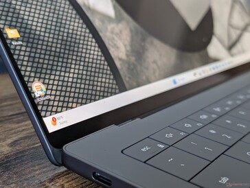 Sovrapposizione di vetro lucido da bordo a bordo