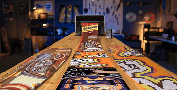 La stampante UV E1 può stampare su materiali lunghi fino a 10 metri.