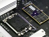CAMM2 consente di risparmiare spazio sulla scheda madre e mira anche a ottenere una latenza inferiore. (Fonte: MSI)