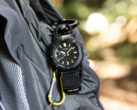 Il Casio Pro Trek PRJ-B001B-1 (nella foto) utilizza una fascia in stile paracorda. (Fonte: Casio)