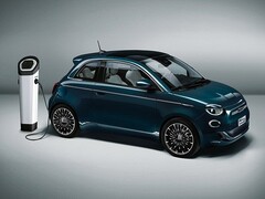Stellantis prevede di raddoppiare la produzione di Fiat New 500 EV rispetto all'anno precedente. (Fonte: Fiat)