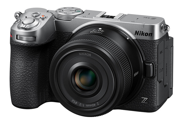 Fotocamera mirrorless Nikon Z5IIC.