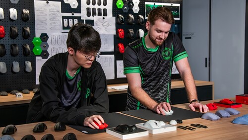 Faker e NiKo stanno testando il Razer Viper V4 Pro