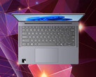L'IdeaPad Slim 3x 14Q7X11 pesa 1,3 kg.