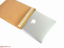 Il formato della busta B4 è spesso associato a questo sottile notebook Apple.