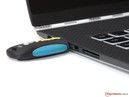 Le periferiche USB più larghe faranno alzare lo Yoga 3 Pro dalla superficie.