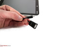 Utilizzando un adattatore (non incluso), è possibile collegare prodotti che usano una normale presa USB.
