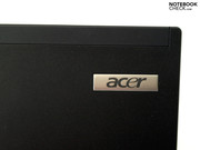 L'Acer TravelMate 8572TG è un elegante portatile nero con qualche elemento cromato.