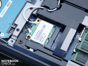 Oltre all'hard disk da 2.5 pollici, ci sono PCIe WLAN