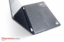 Il Lenovo Yoga 3 14 potrebbe sembrare un normale laptop...