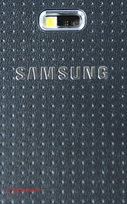 Nel complesso il Galaxy S5 è un buon prodotto, ma non può tenere testa alle prestazioni dei suoi rivali.