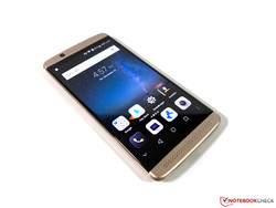 In review: ZTE Axon 7 Mini. Test model courtesy of Notebooksbilliger.