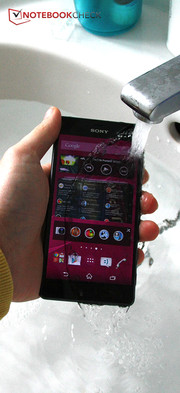 L'Xperia Z3 è sempre waterproof.