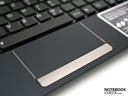 ... il grande touchpad convince con le sue gestures multi-touch.