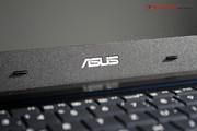 Asus ha integrato uno schermo opaco a contrasto elevato.