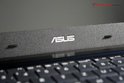 Asus ha integrato uno schermo opaco a contrasto elevato.