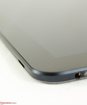Lo slot MicroSD sul bordo inferiore del tablet