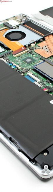 Asus Zenbook NX500JK-DR018H: GeForce GTX 850M incontra l'i7-4712HQ. Ma lo offrono anche i rivali.